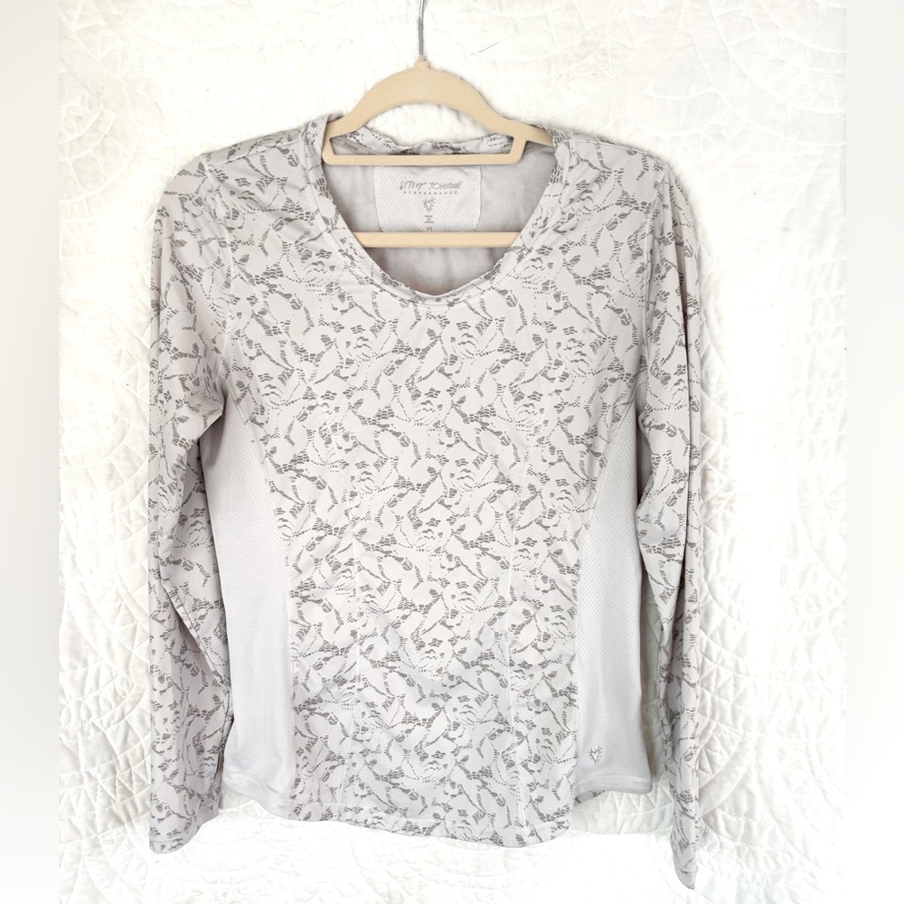 Betsey Johnson Light Gray performance top MED